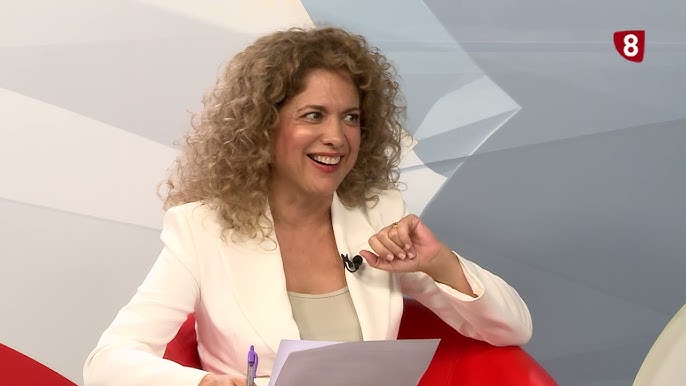 Entrevista Renata López canal 8 Ciclos Formativos Clarel Segovia